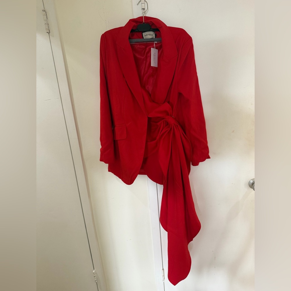 Elegant Red Blazer with Tie Detail